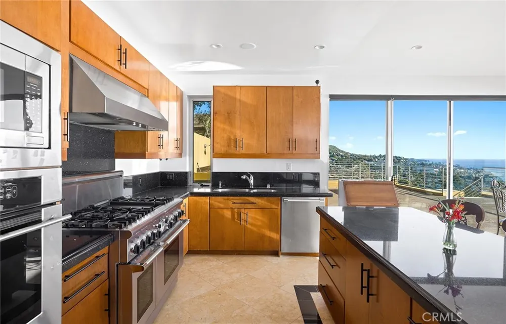 31402 Ceanothus Drive Laguna Beach, CA 92651
