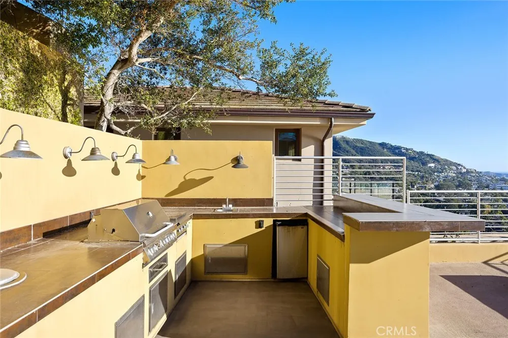 31402 Ceanothus Drive Laguna Beach, CA 92651