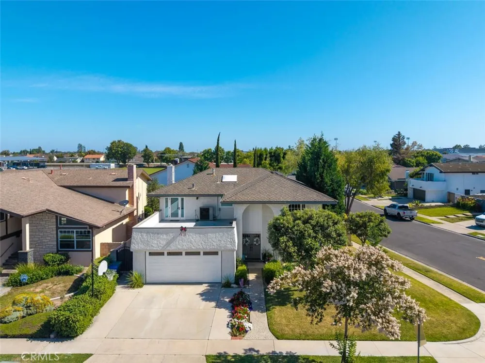 3902 Toland Los Alamitos, CA 90720
