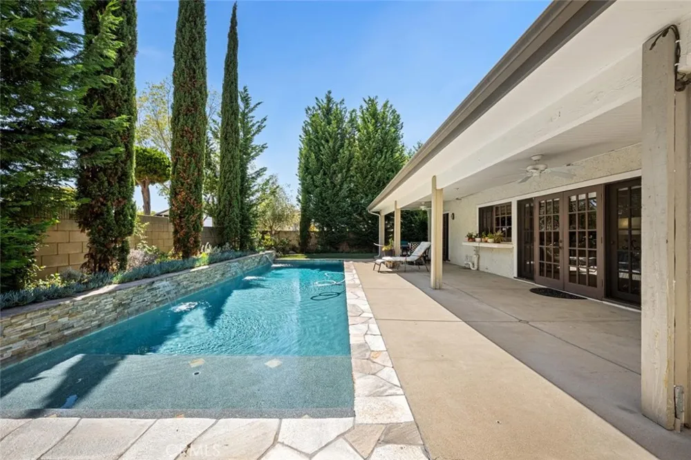 3902 Toland Los Alamitos, CA 90720