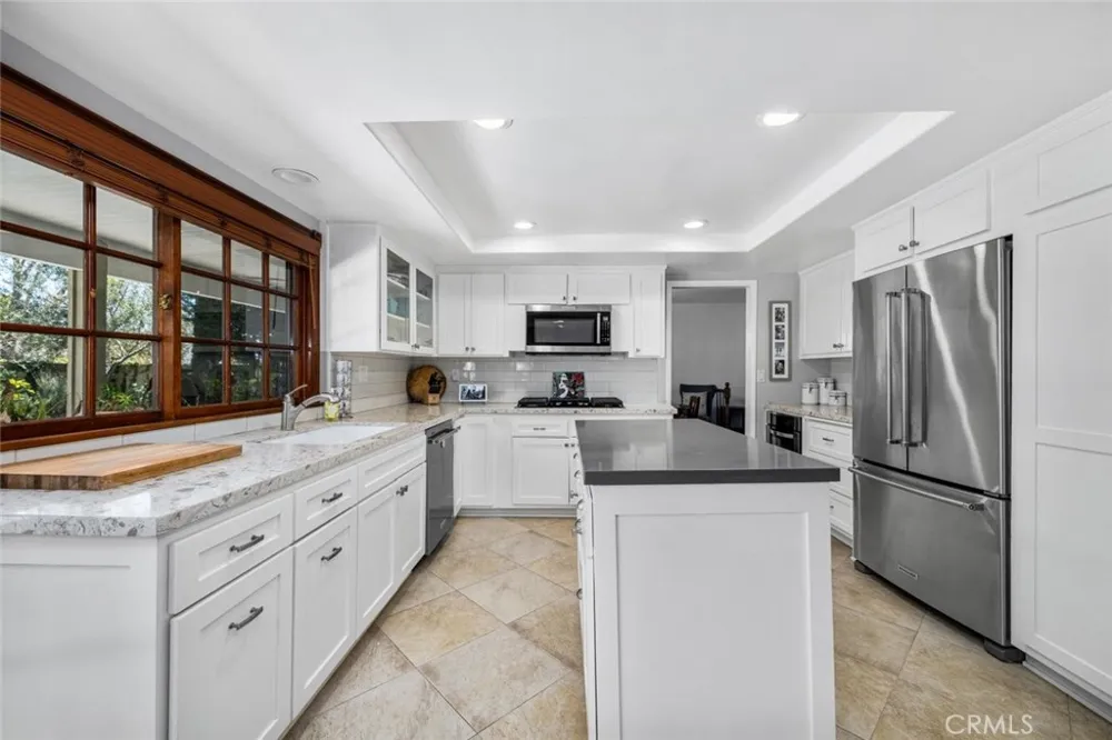 3902 Toland Los Alamitos, CA 90720