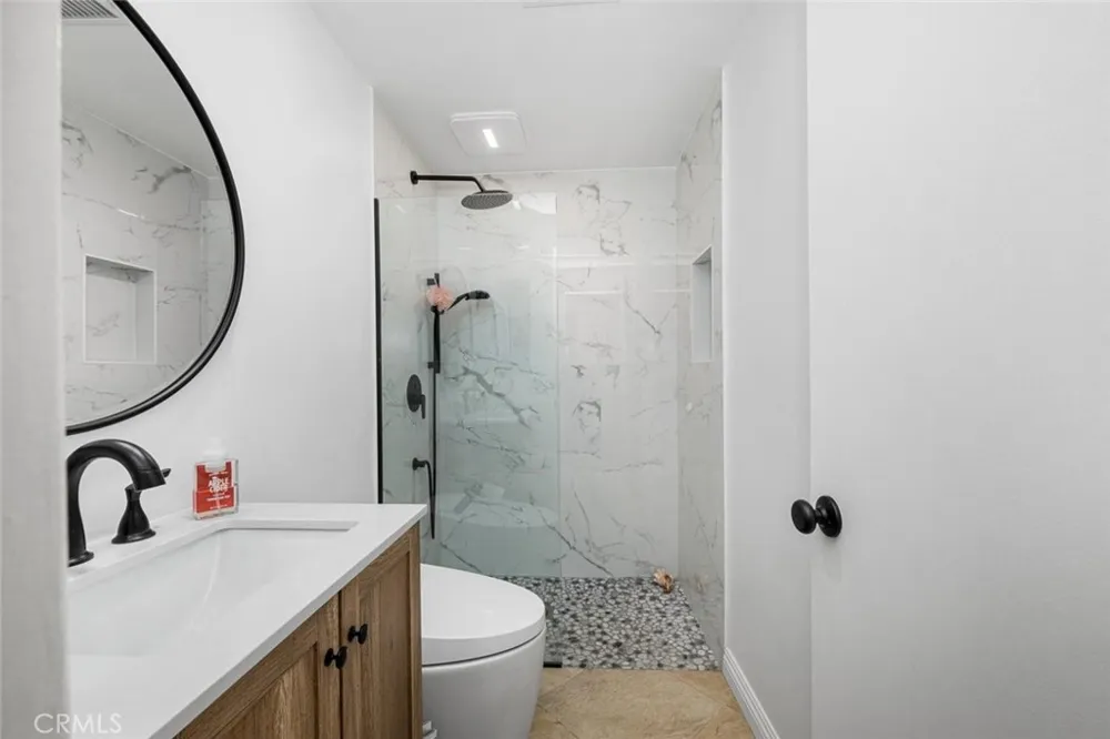 3902 Toland Los Alamitos, CA 90720