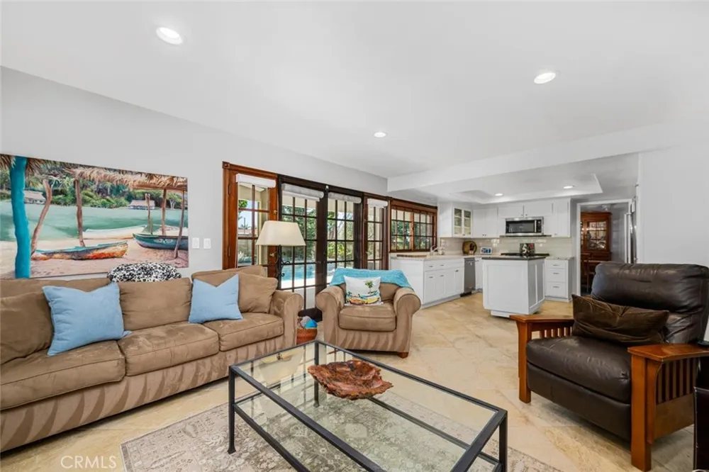 3902 Toland Los Alamitos, CA 90720