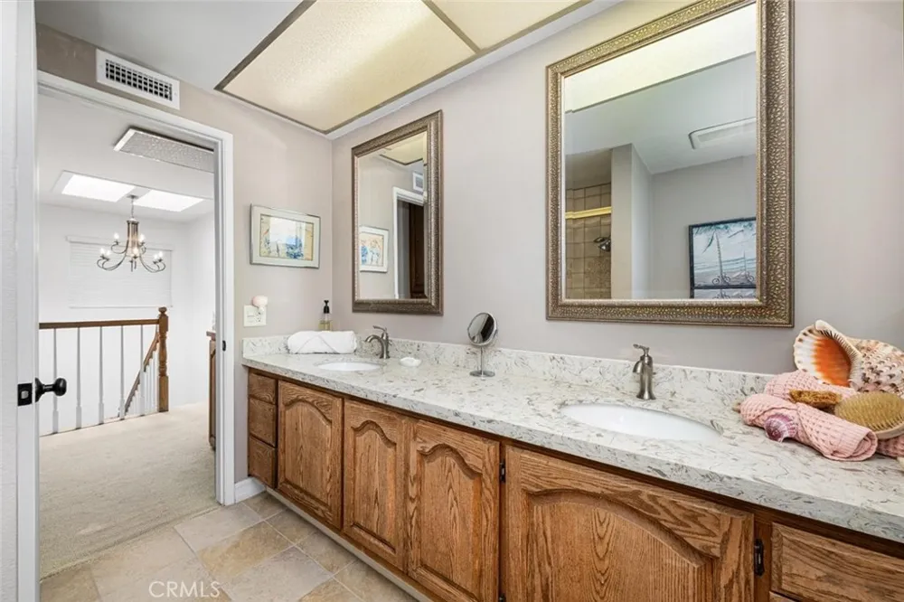 3902 Toland Los Alamitos, CA 90720