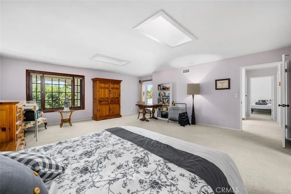 3902 Toland Los Alamitos, CA 90720