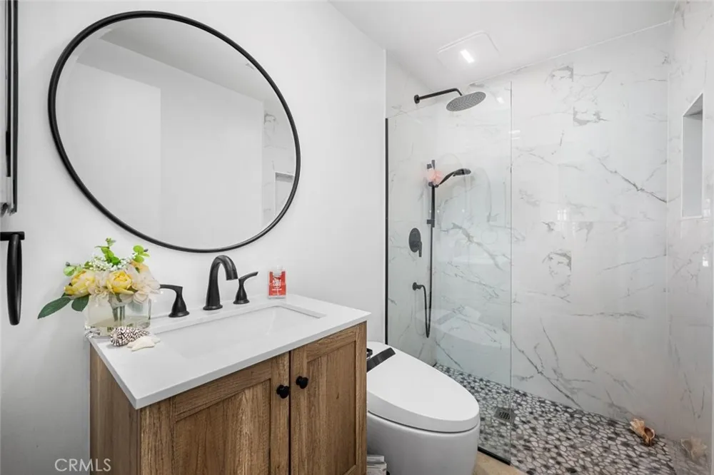 3902 Toland Los Alamitos, CA 90720