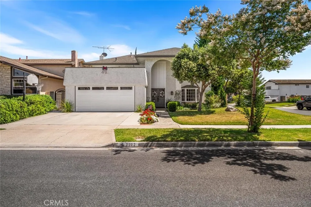 3902 Toland Los Alamitos, CA 90720