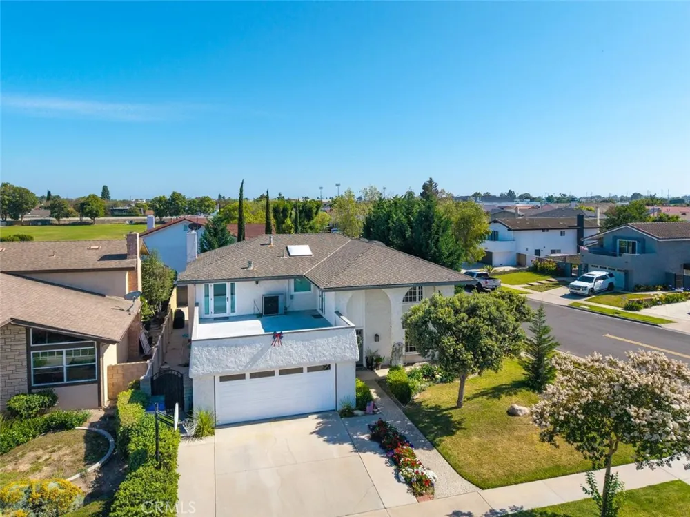 3902 Toland Los Alamitos, CA 90720