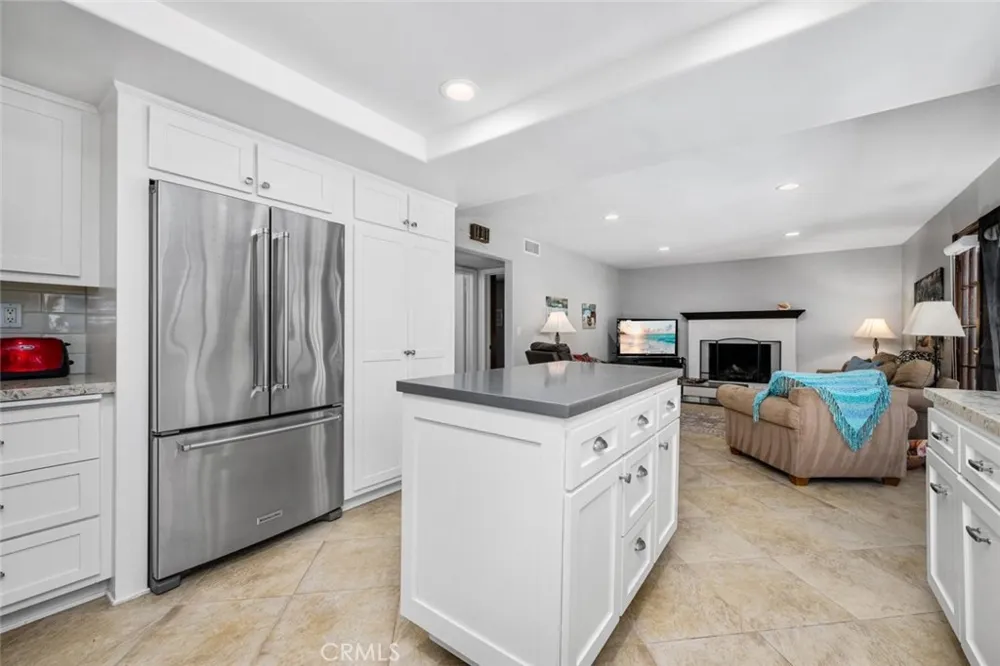 3902 Toland Los Alamitos, CA 90720