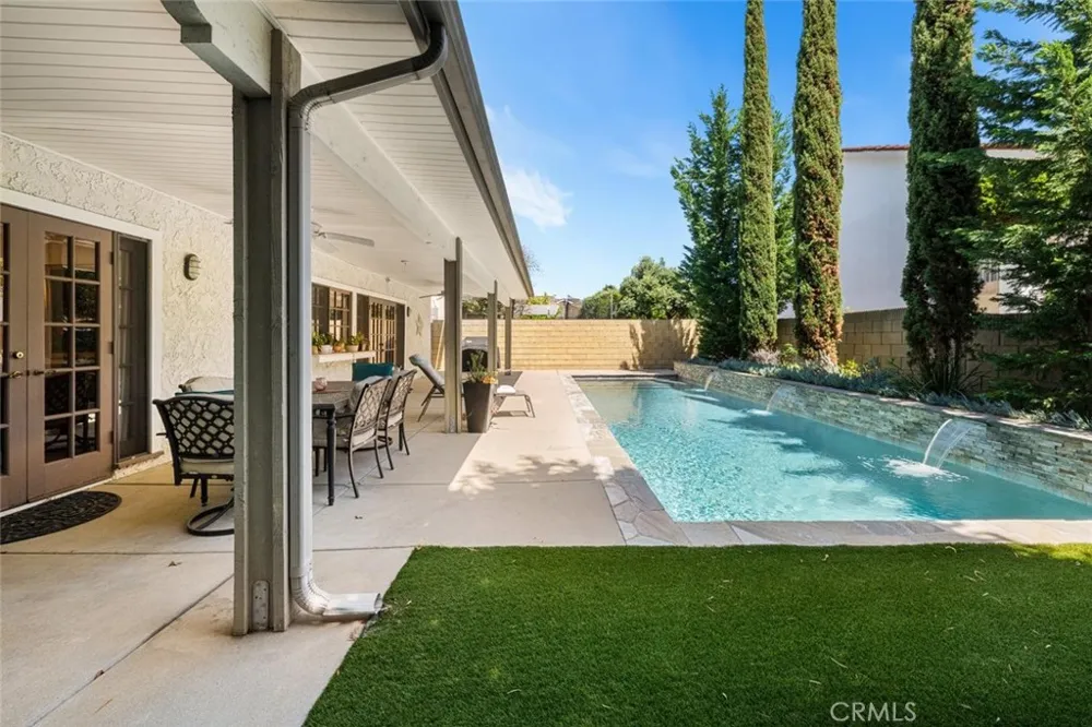3902 Toland Los Alamitos, CA 90720