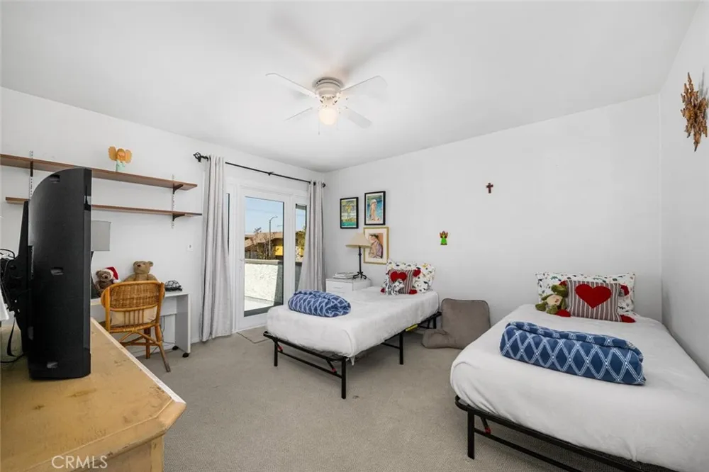 3902 Toland Los Alamitos, CA 90720