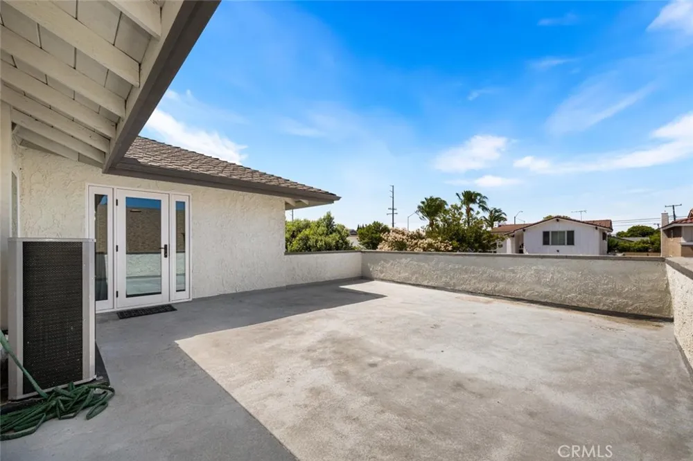 3902 Toland Los Alamitos, CA 90720