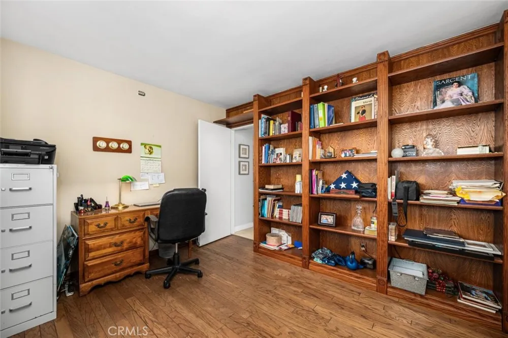 3902 Toland Los Alamitos, CA 90720