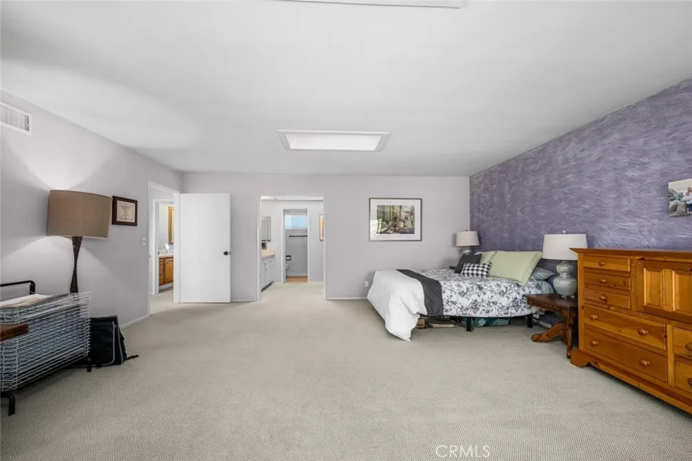 3902 Toland Los Alamitos, CA 90720