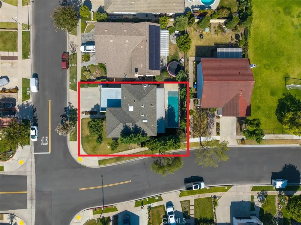 3902 Toland Los Alamitos, CA 90720