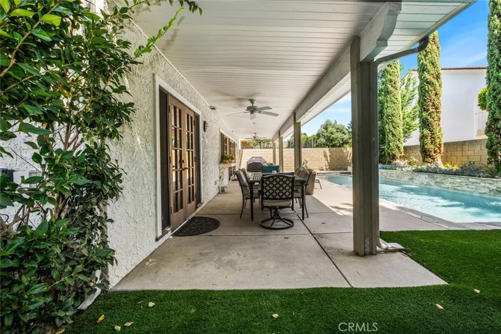 3902 Toland Los Alamitos, CA 90720