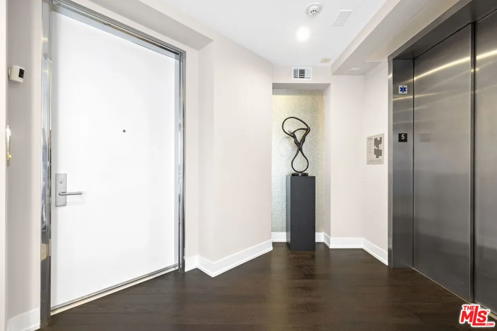 450 Palm Drive #507 Beverly Hills, CA 90210