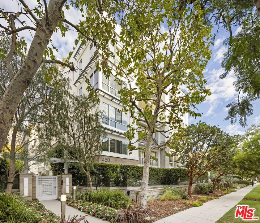 450 Palm Drive #507 Beverly Hills, CA 90210