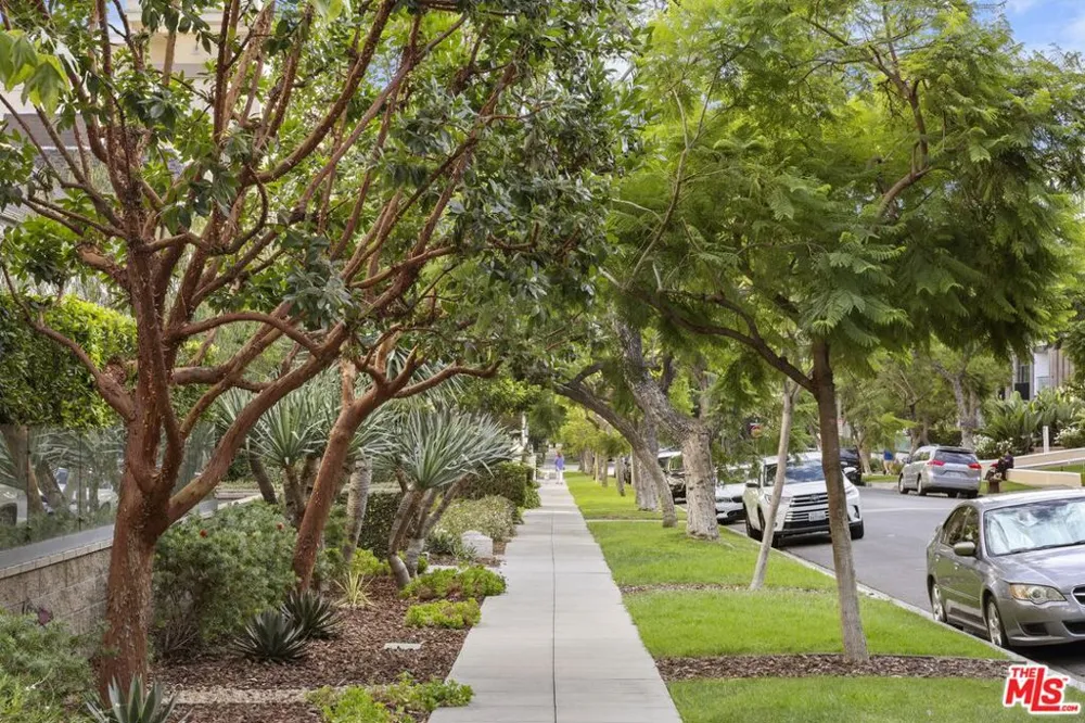 450 Palm Drive #507 Beverly Hills, CA 90210