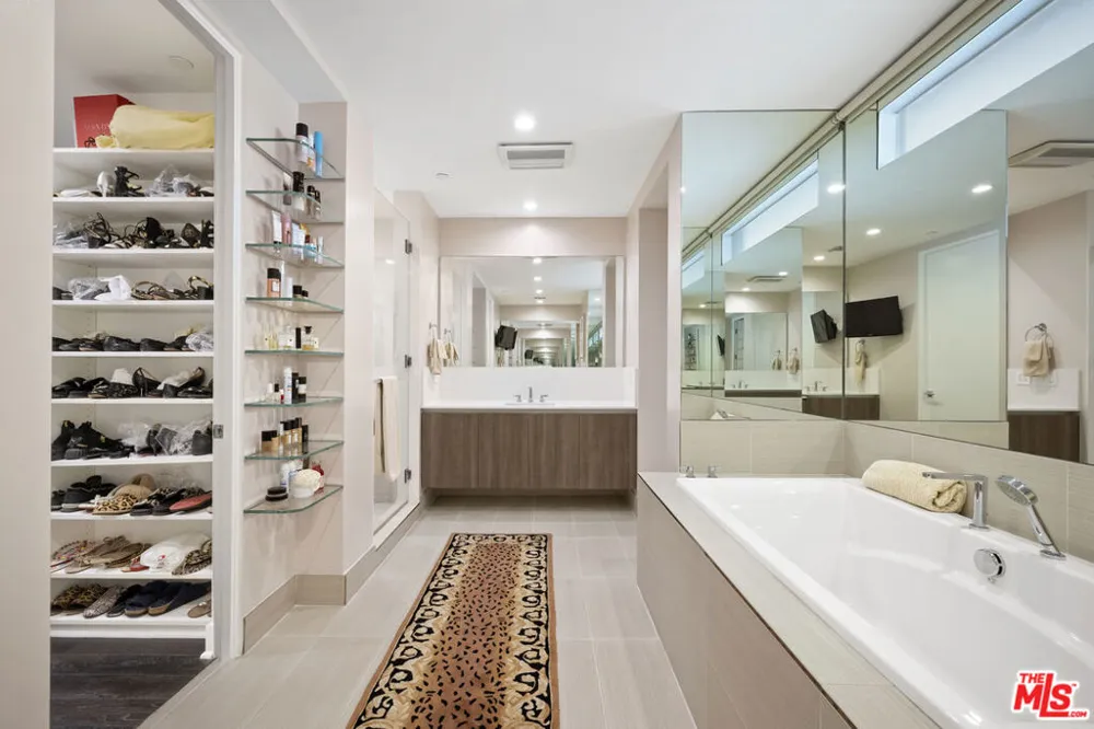 450 Palm Drive #507 Beverly Hills, CA 90210
