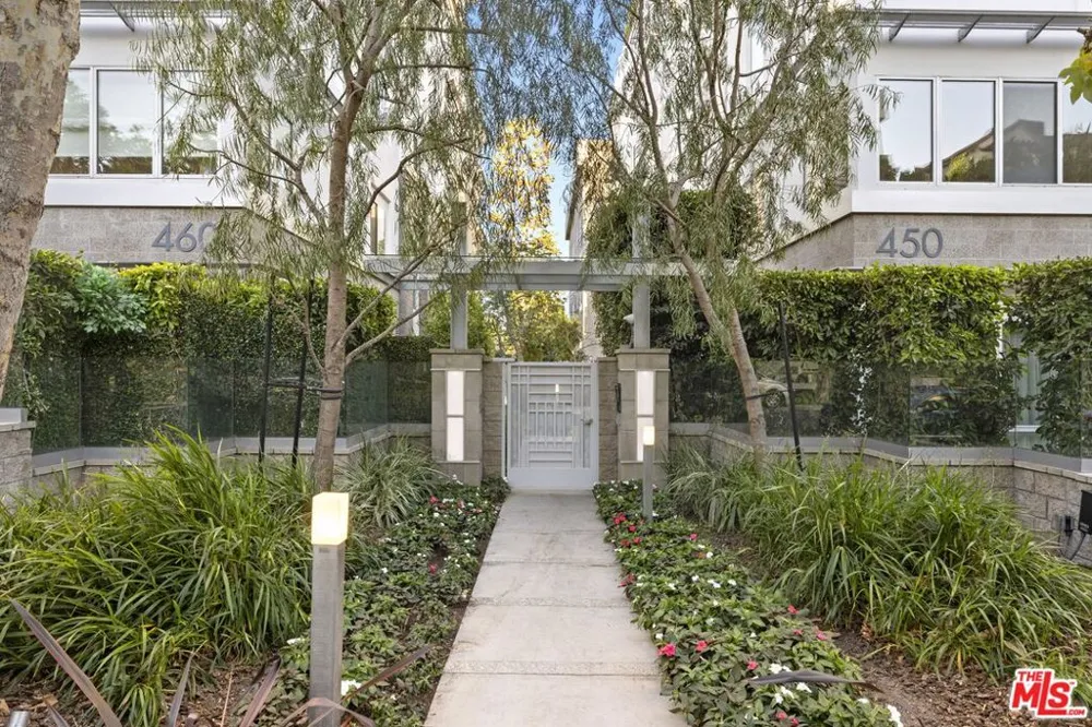 450 Palm Drive #507 Beverly Hills, CA 90210