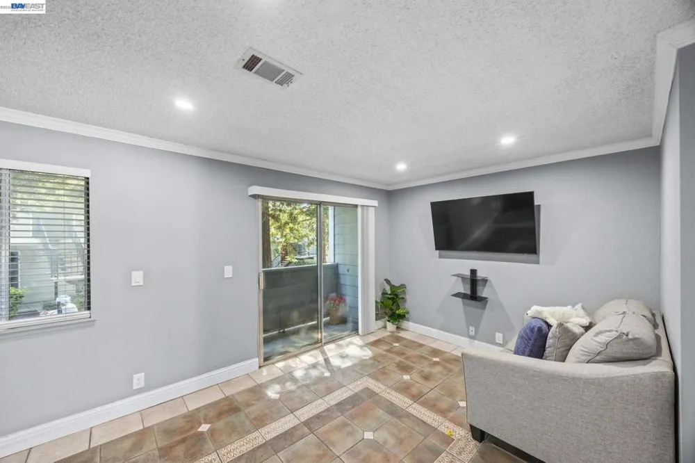 29627 Desert Oak Ct #26 Hayward, CA 94544