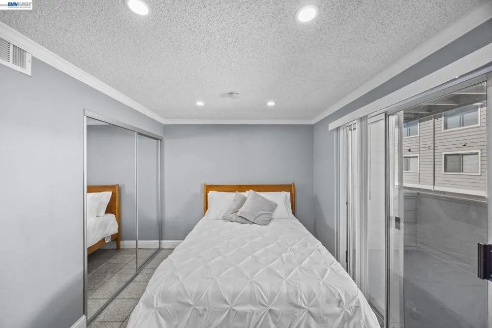 29627 Desert Oak Ct #26 Hayward, CA 94544