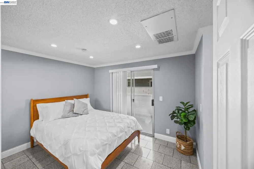 29627 Desert Oak Ct #26 Hayward, CA 94544