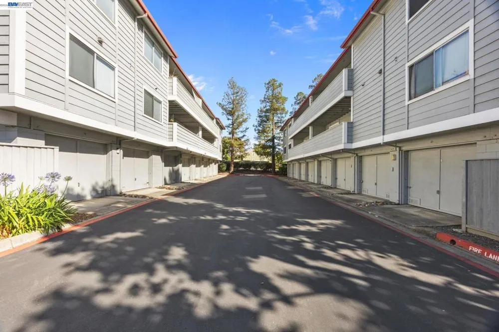 29627 Desert Oak Ct #26 Hayward, CA 94544