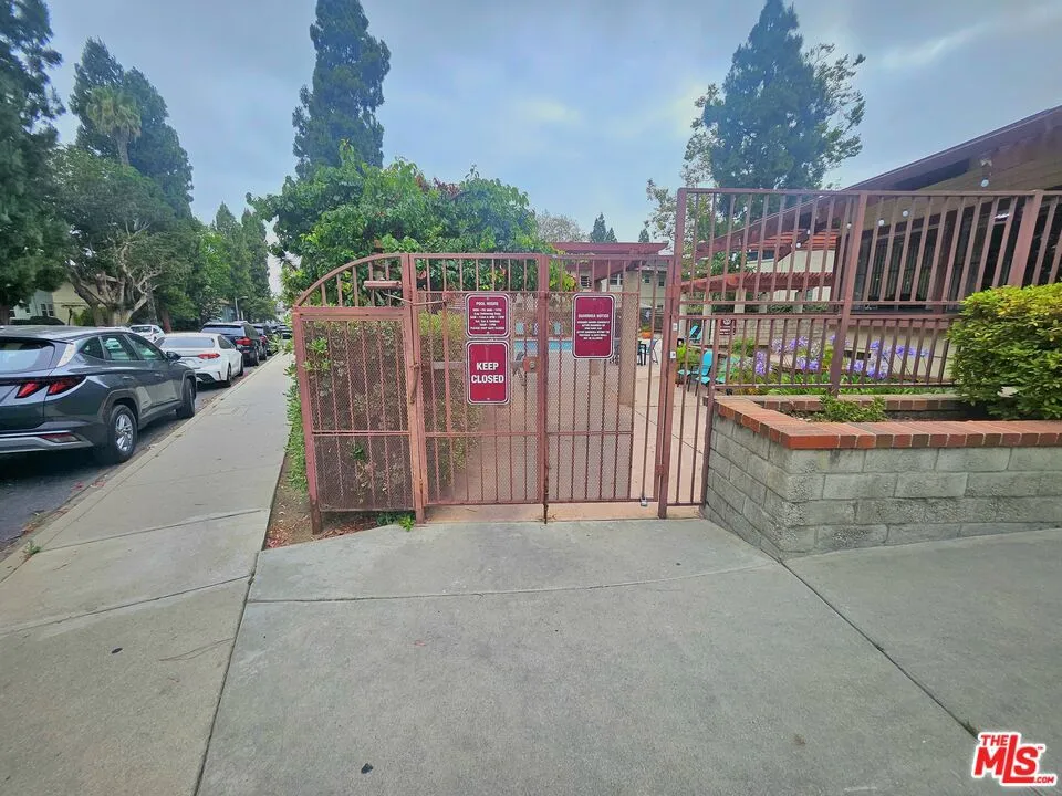 3622 Kalsman Drive #258 (aka 4 Los Angeles, CA 90016