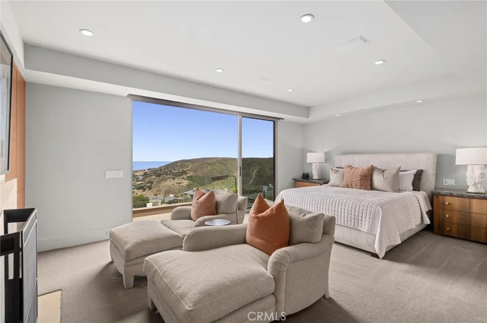 1409 Samoa Way Laguna Beach, CA 92651
