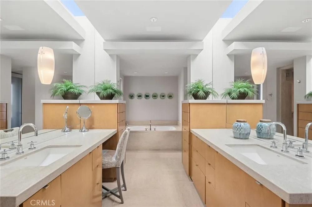 1409 Samoa Way Laguna Beach, CA 92651