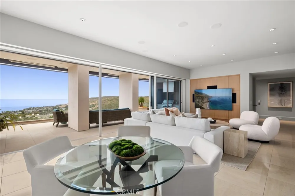 1409 Samoa Way Laguna Beach, CA 92651