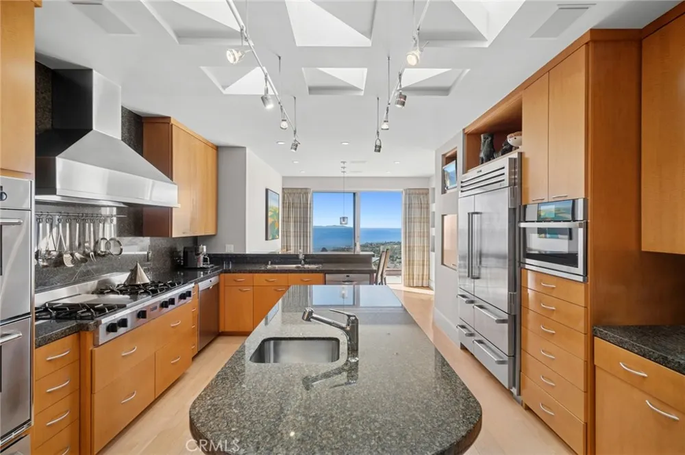 1409 Samoa Way Laguna Beach, CA 92651