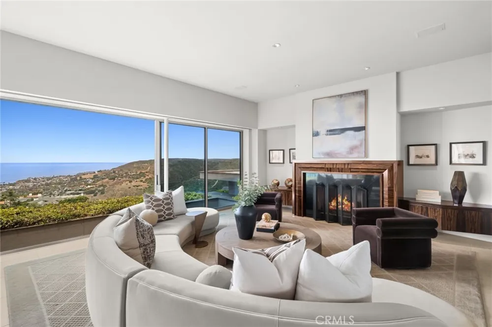 1409 Samoa Way Laguna Beach, CA 92651