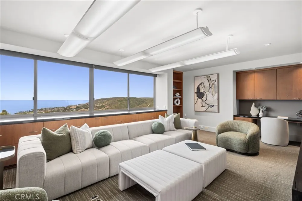 1409 Samoa Way Laguna Beach, CA 92651