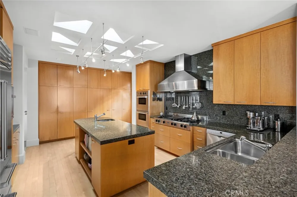 1409 Samoa Way Laguna Beach, CA 92651