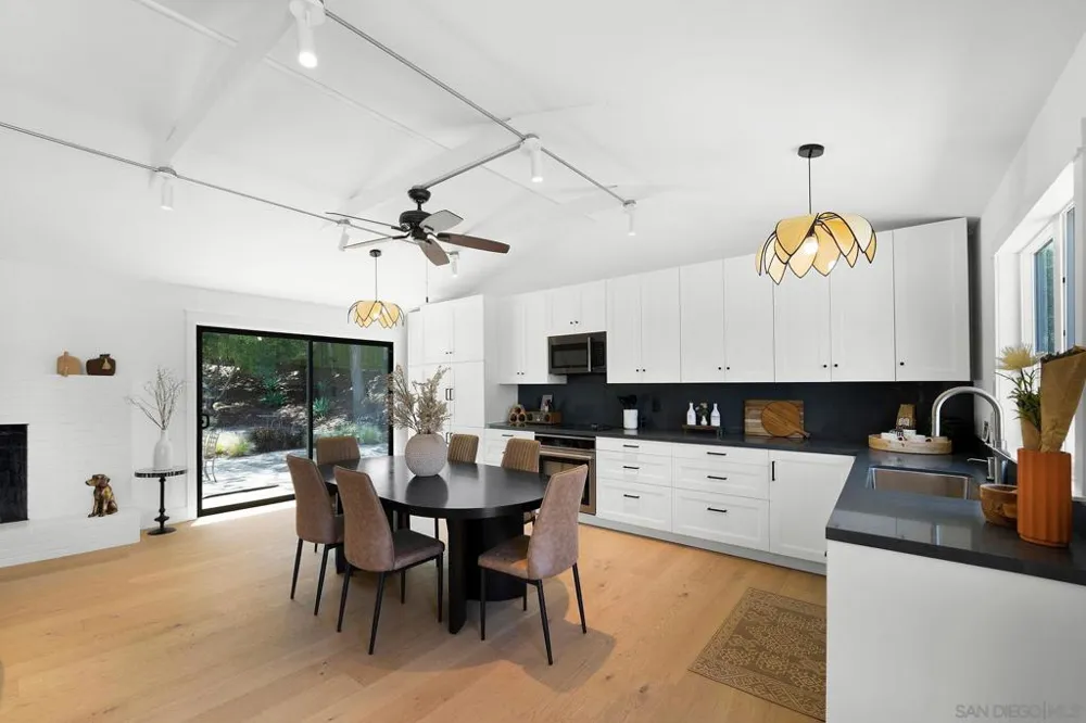 308 Glenmont Dr Solana Beach, CA 92075