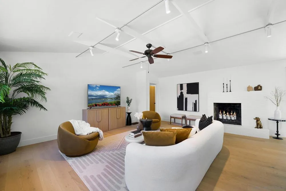308 Glenmont Dr Solana Beach, CA 92075