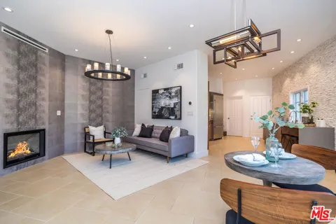 941 Norman Place