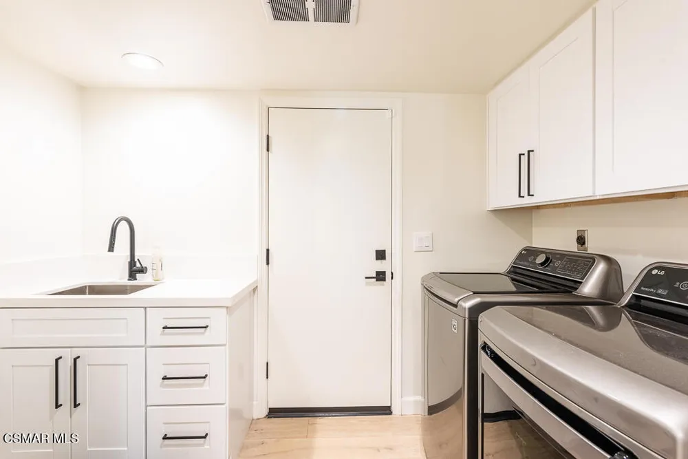 1725 Royal Saint George Drive Westlake Village, CA 91362