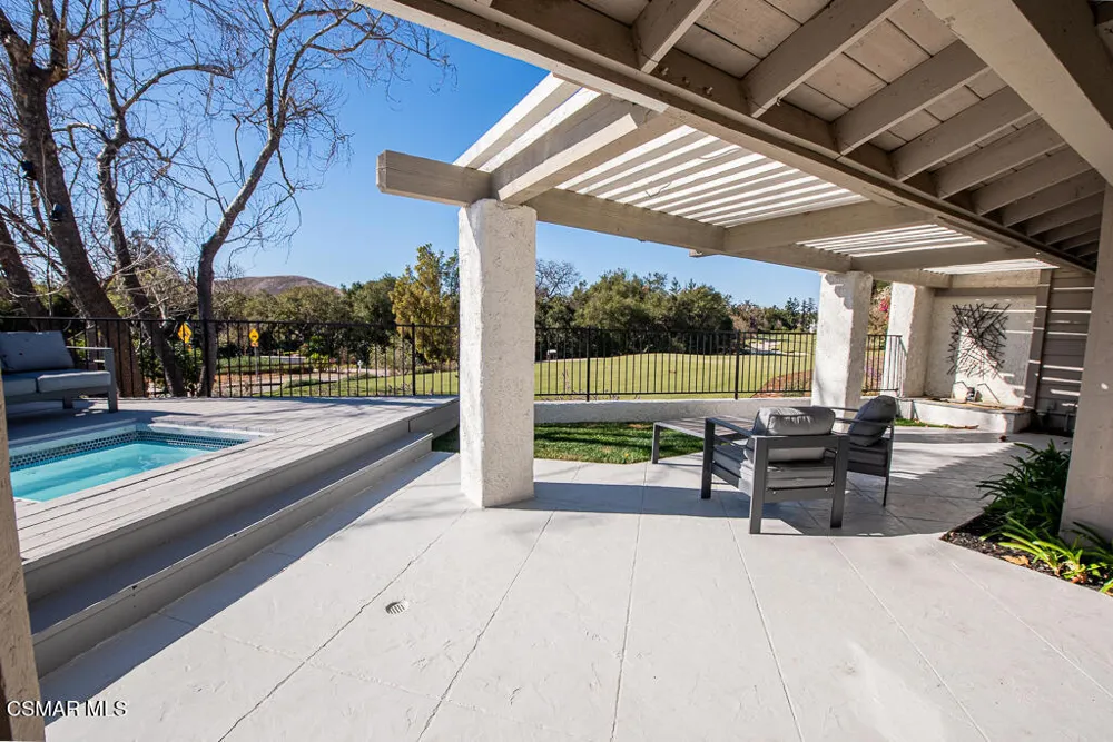 1725 Royal Saint George Drive Westlake Village, CA 91362
