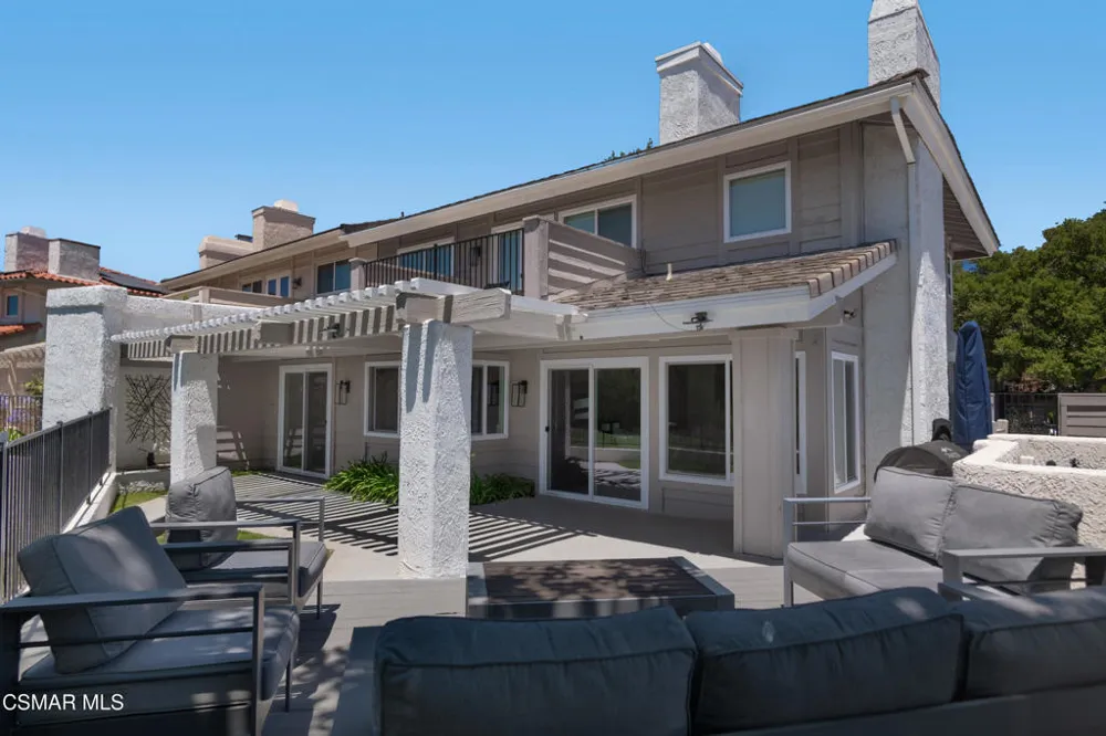 1725 Royal Saint George Drive Westlake Village, CA 91362