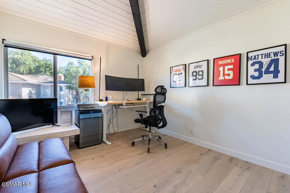 1725 Royal Saint George Drive Westlake Village, CA 91362