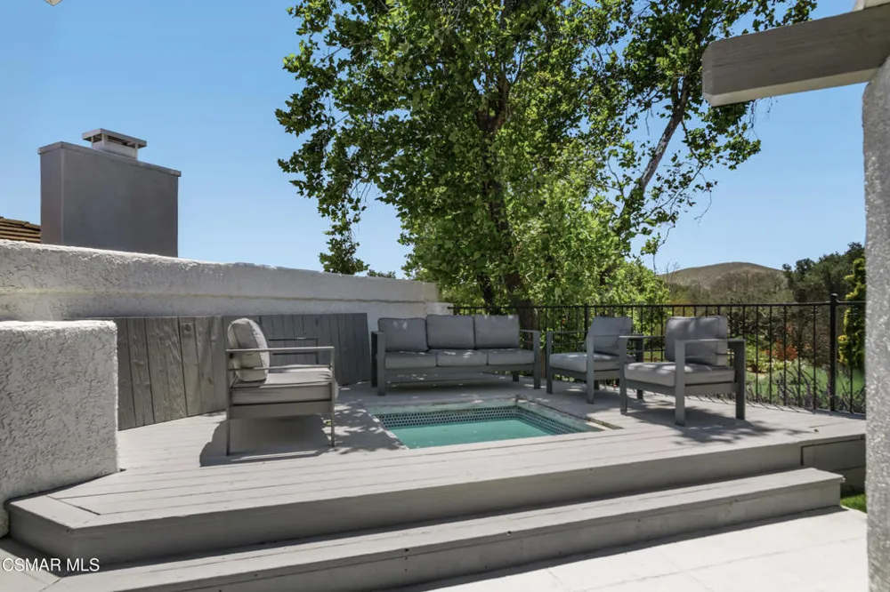 1725 Royal Saint George Drive Westlake Village, CA 91362