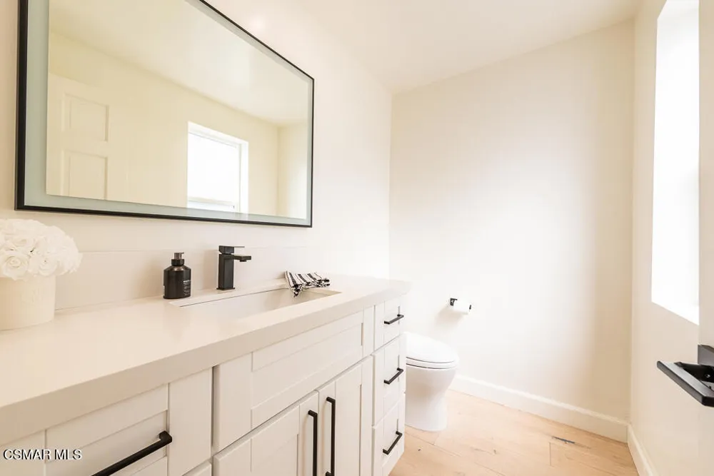 1725 Royal Saint George Drive Westlake Village, CA 91362