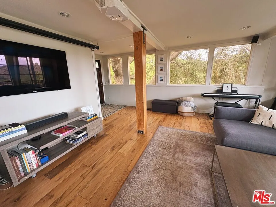 22013 Alta Drive Topanga, CA 90290