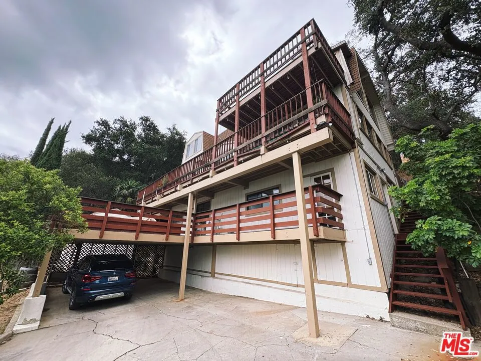 22013 Alta Drive Topanga, CA 90290