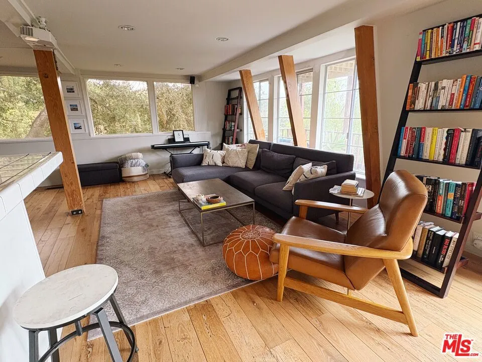22013 Alta Drive Topanga, CA 90290