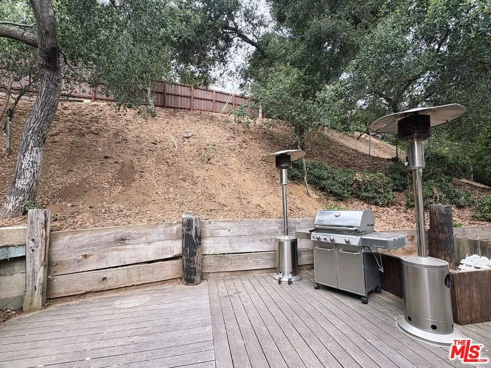 22013 Alta Drive Topanga, CA 90290
